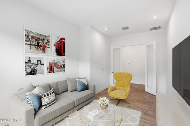 10218 S 21st Drive, Phoenix, AZ 85041