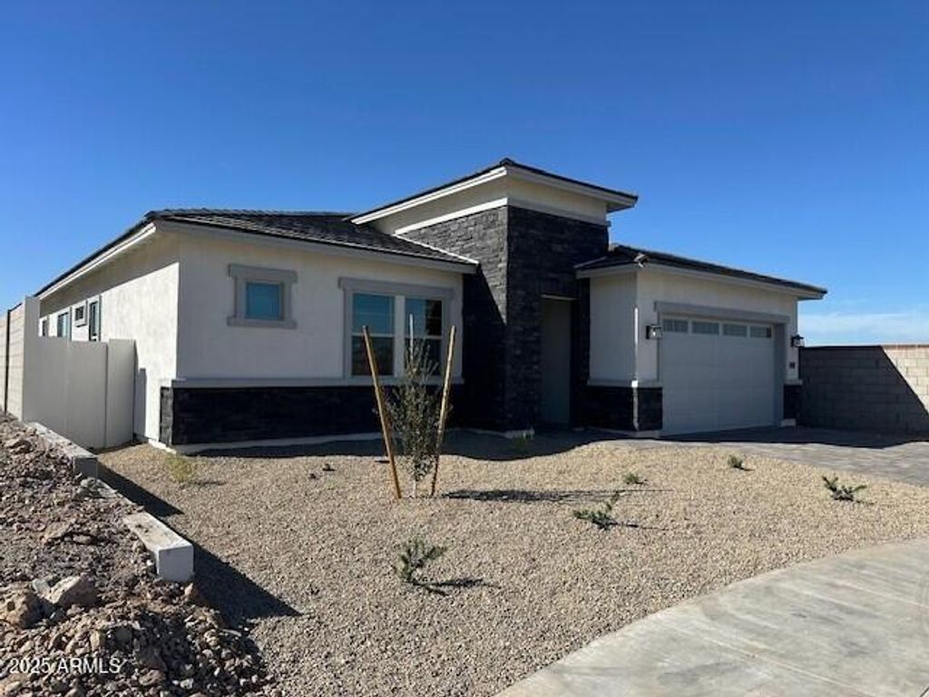 10218 S 21st Drive, Phoenix, AZ 85041 — photo 2
