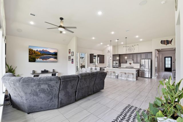 18802 Lynnwood Crest Lane, Manvel, TX 77578