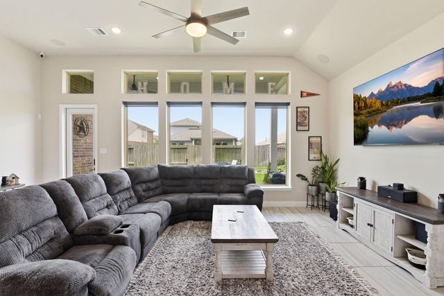 18802 Lynnwood Crest Lane, Manvel, TX 77578