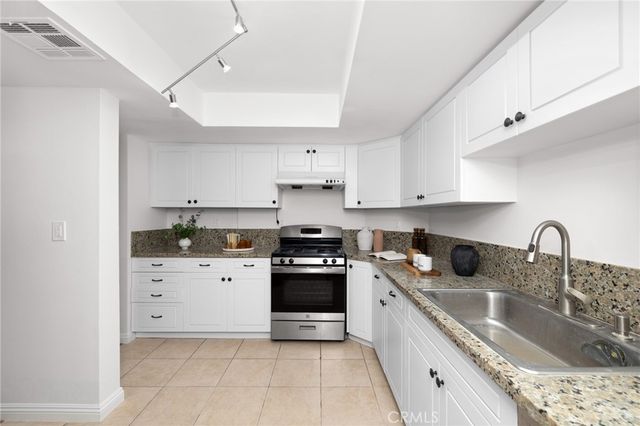300 S Reno Street 303, Los Angeles, CA 90057