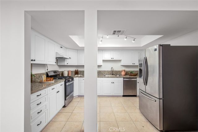 300 S Reno Street 303, Los Angeles, CA 90057