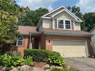 2557 Hilltop Lane, Howell, MI 48843