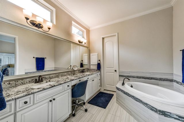 1652 Longwood Glen Lane, Friendswood, TX 77546