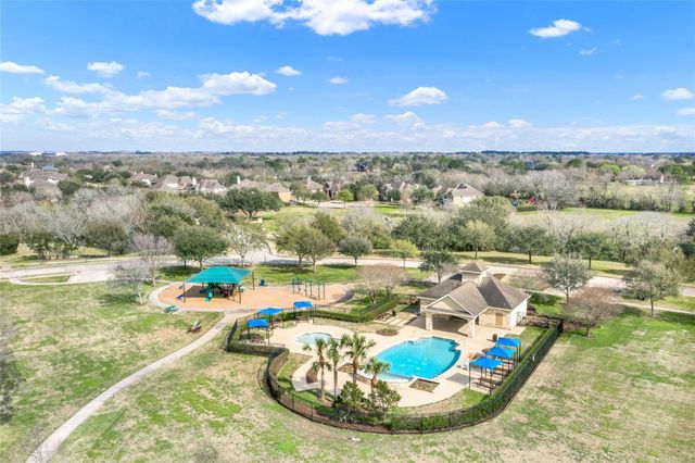 1652 Longwood Glen Lane, Friendswood, TX 77546