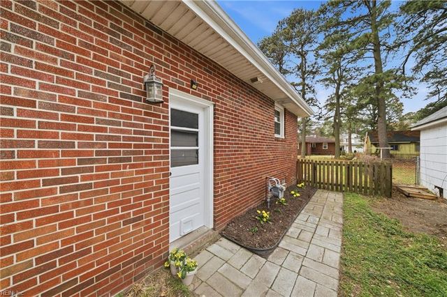 106 Porter RD, Portsmouth, VA 23707