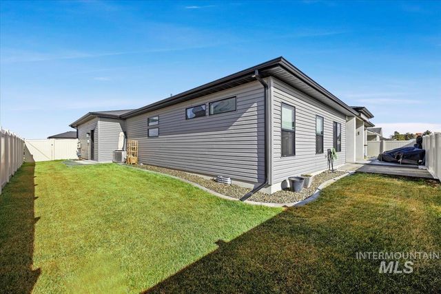 1011 Gem Avenue, Kimberly, ID 83341