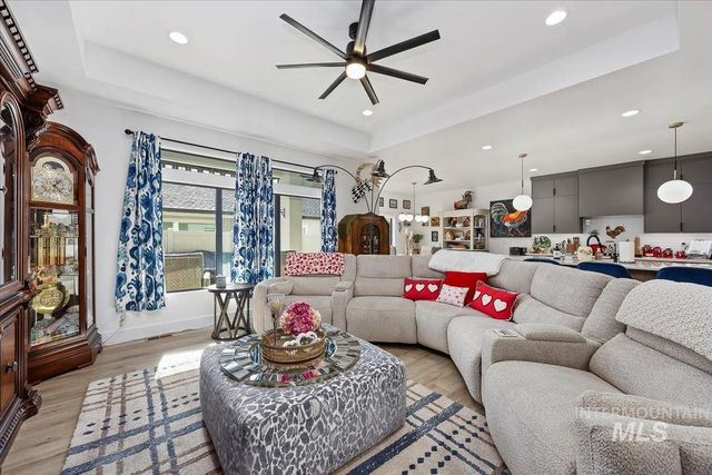 1011 Gem Avenue, Kimberly, ID 83341