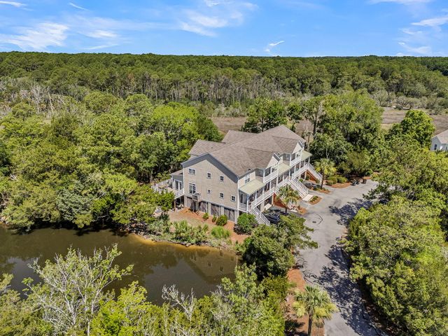 202 Garmouth Court, Mount Pleasant, SC 29466