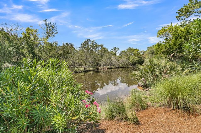 202 Garmouth Court, Mount Pleasant, SC 29466