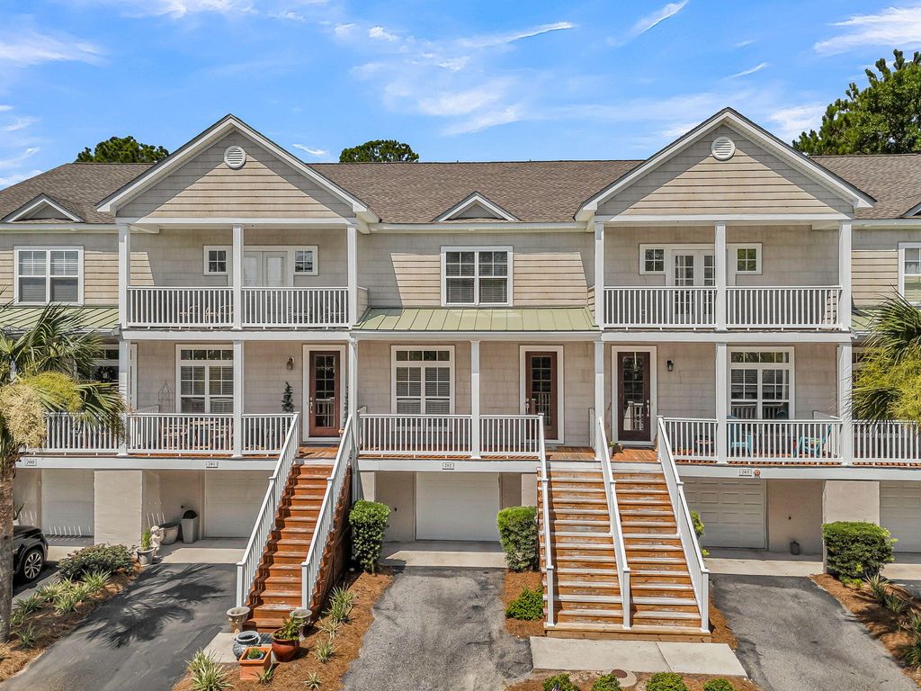 202 Garmouth Court, Mount Pleasant, SC 29466