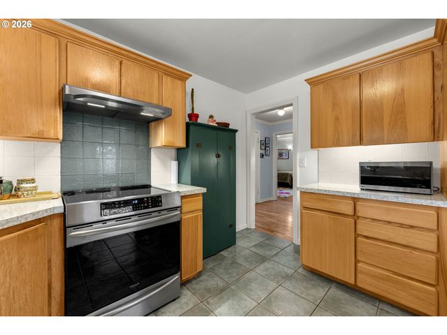 511 W 28TH St, Vancouver, WA 98660