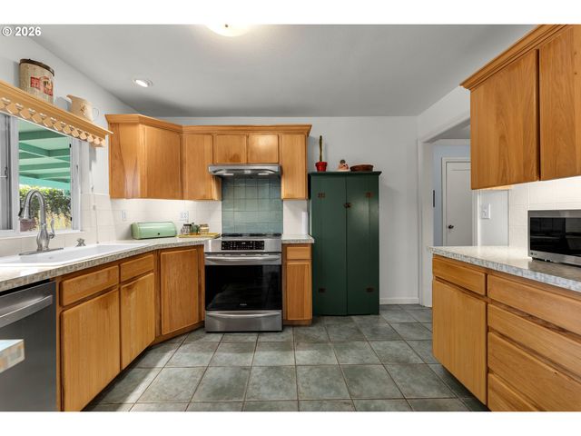 511 W 28TH St, Vancouver, WA 98660