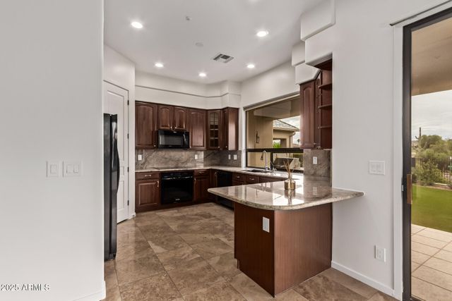 16540 E EL LAGO Boulevard 2, Fountain Hills, AZ 85268