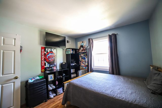 1205 Quincy Court, Wheeling, IL 60090