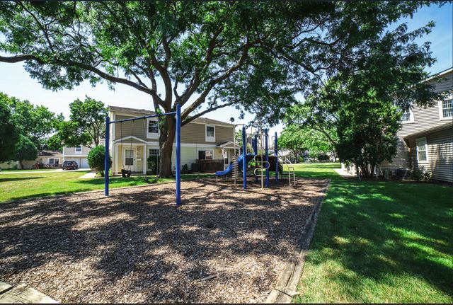 1205 Quincy Court, Wheeling, IL 60090