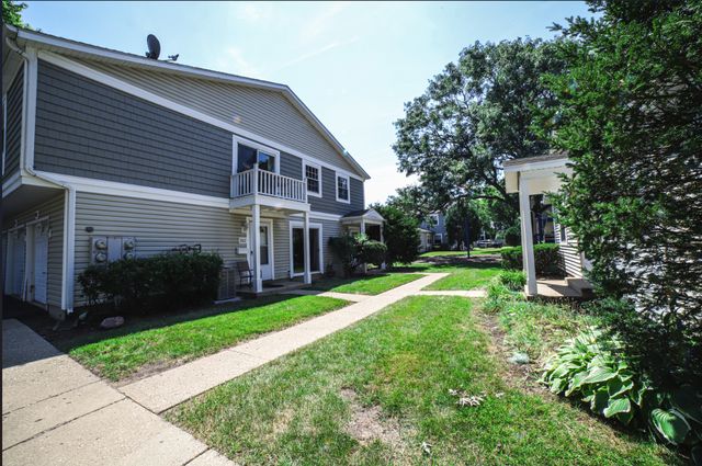 1205 Quincy Court, Wheeling, IL 60090