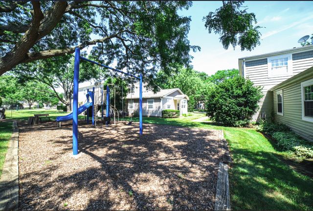 1205 Quincy Court, Wheeling, IL 60090