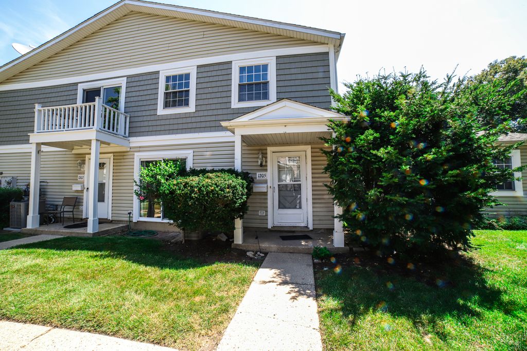 1205 Quincy Court, Wheeling, IL 60090