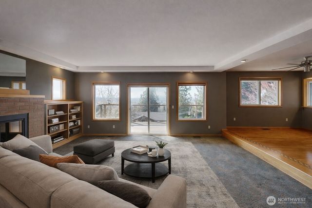 17290 Soundview Road, Mount Vernon, WA 98274