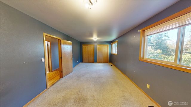 17290 Soundview Road, Mount Vernon, WA 98274