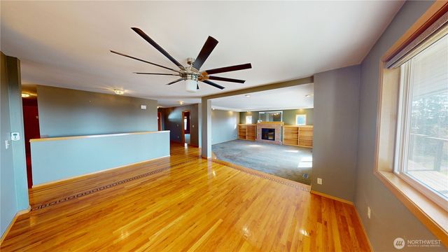 17290 Soundview Road, Mount Vernon, WA 98274