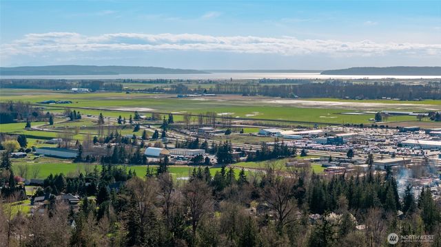 17290 Soundview Road, Mount Vernon, WA 98274