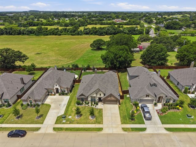 145 Mockingbird Hill Drive, Joshua, TX 76058