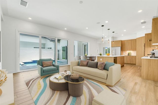 3016 KENSINGTON AVENUE, Davenport, FL 33837