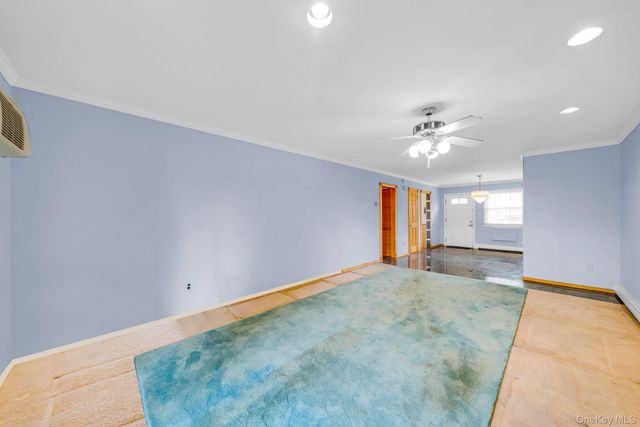 11 Springwood Drive, North Babylon, NY 11703