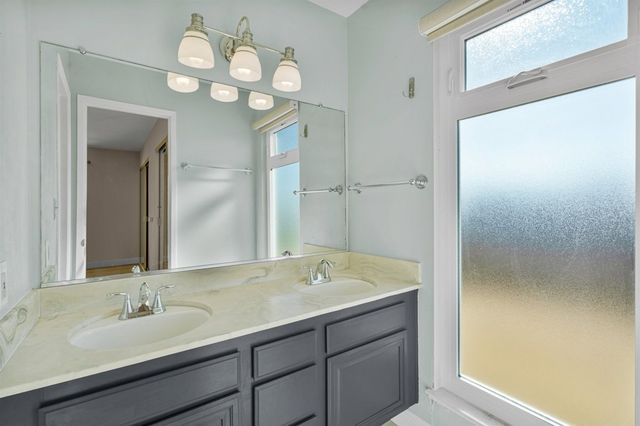 2662 2662 Carmelita Way, Pinole, CA 94564