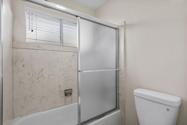 2662 2662 Carmelita Way, Pinole, CA 94564