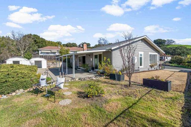 2662 2662 Carmelita Way, Pinole, CA 94564