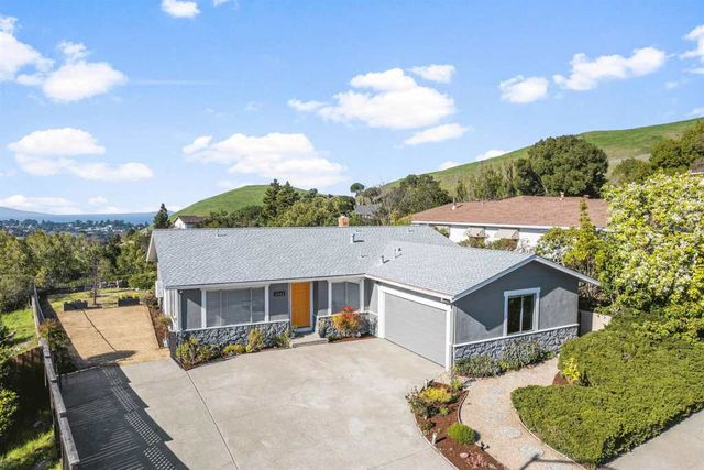 2662 2662 Carmelita Way, Pinole, CA 94564