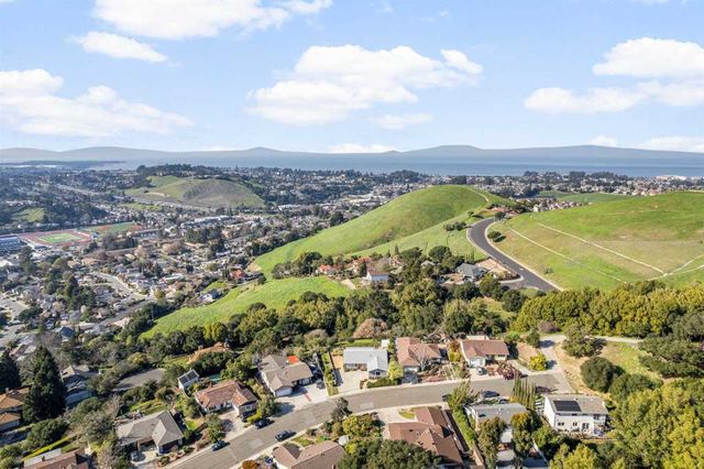 2662 2662 Carmelita Way, Pinole, CA 94564