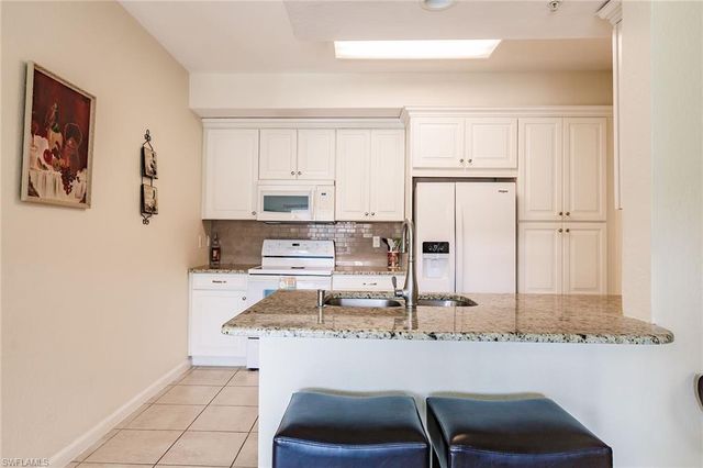 4700 Saint Croix LN 318, Naples, FL 34109