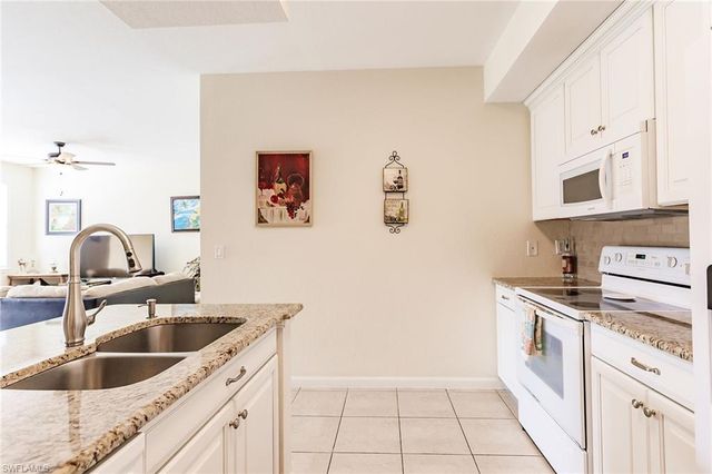 4700 Saint Croix LN 318, Naples, FL 34109