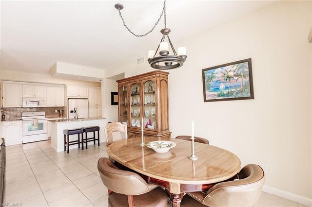 4700 Saint Croix LN 318, Naples, FL 34109