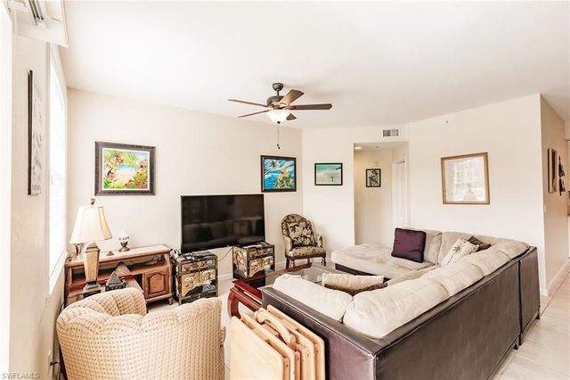 4700 Saint Croix LN 318, Naples, FL 34109