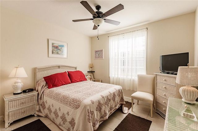 4700 Saint Croix LN 318, Naples, FL 34109