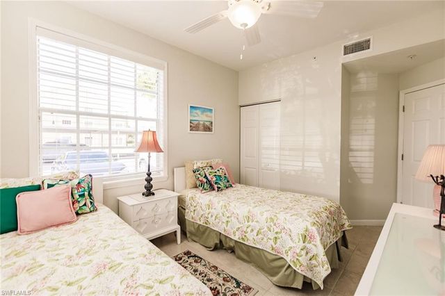 4700 Saint Croix LN 318, Naples, FL 34109