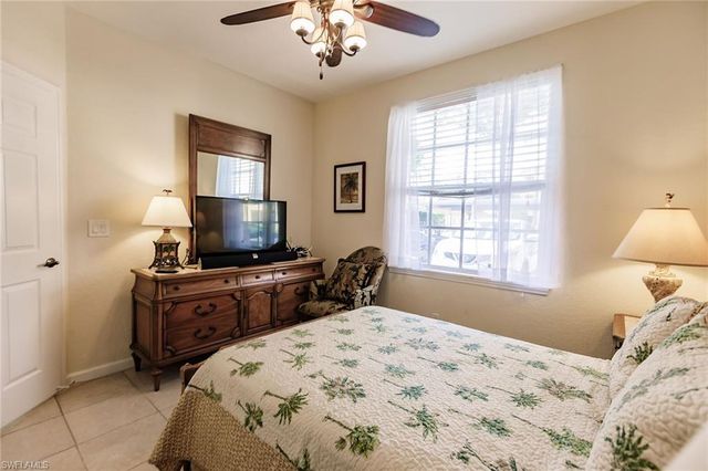 4700 Saint Croix LN 318, Naples, FL 34109