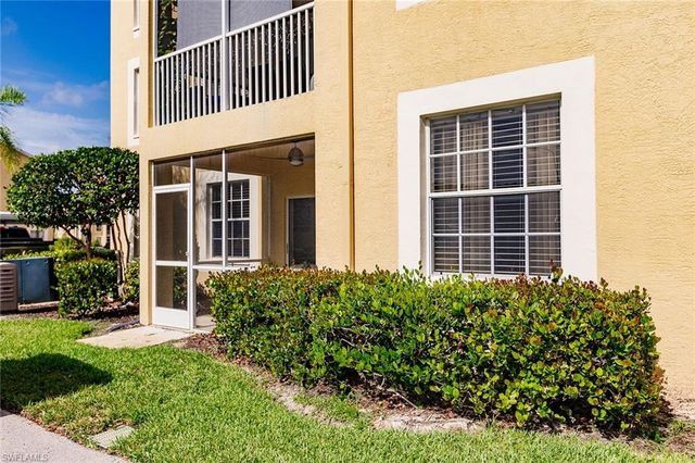 4700 Saint Croix LN 318, Naples, FL 34109