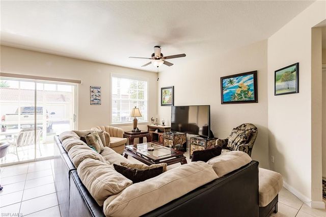 4700 Saint Croix LN 318, Naples, FL 34109