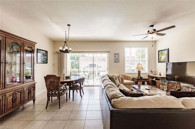 4700 Saint Croix LN 318, Naples, FL 34109