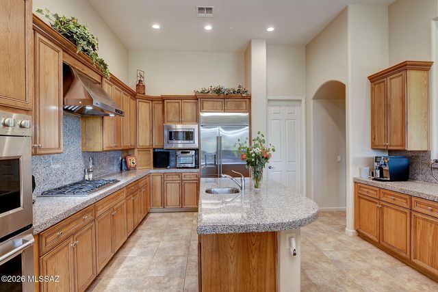 4055 N Black Rock Drive, Tucson, AZ 85750