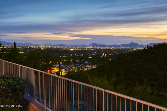4055 N Black Rock Drive, Tucson, AZ 85750