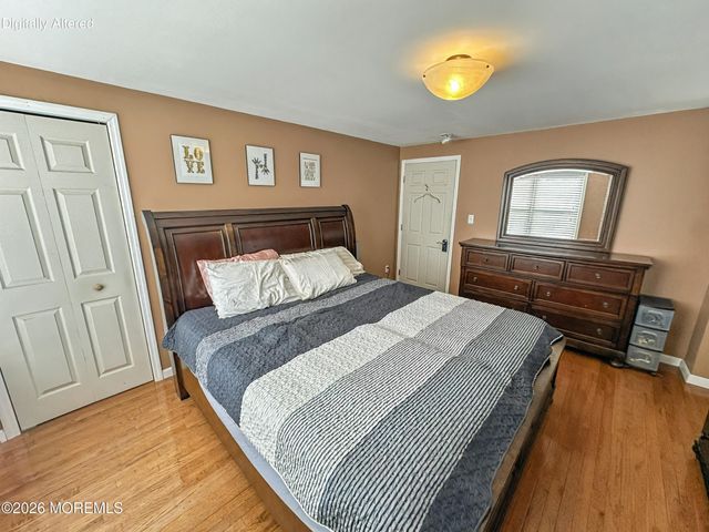 37 Boehmhurst Avenue, Sayreville, NJ 08872