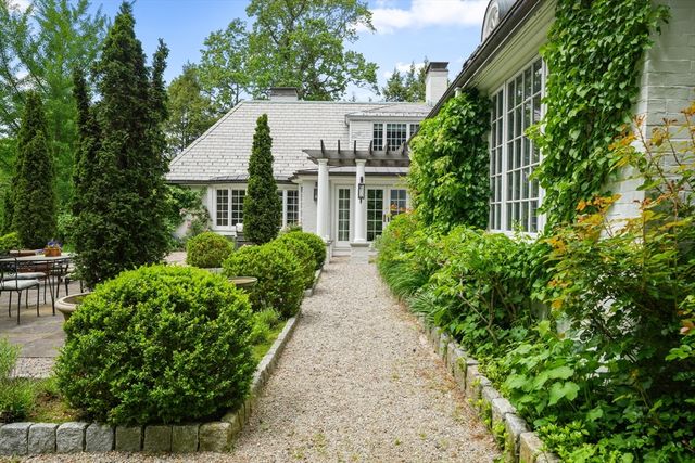 540 Chestnut Hill Ave, Brookline, MA 02445
