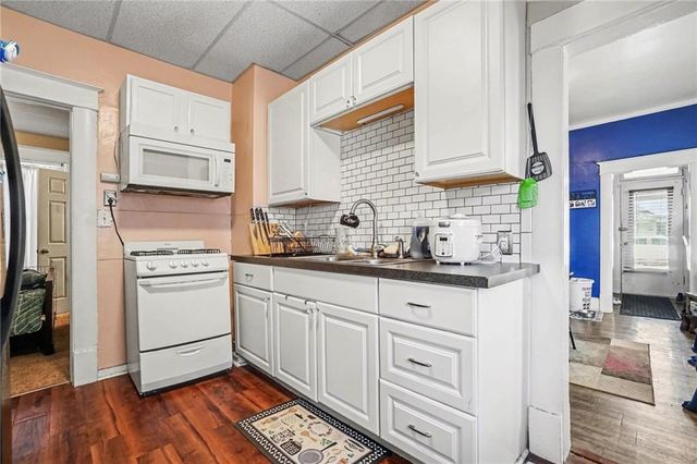 2618 Sacramento Street, St Joseph, MO 64507